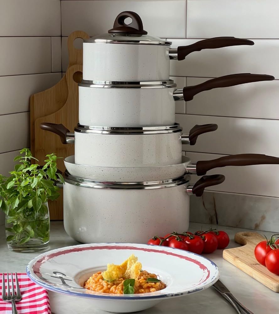 Jogo Brinox Ceramic Life Vanilla empilhado na cozinha